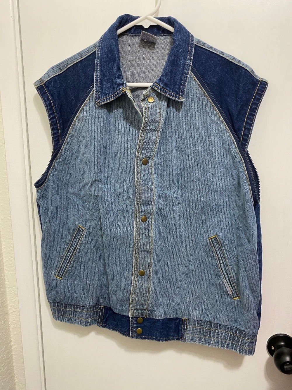 Jordache Size M Women’s Denim Buttoned Up Vest Jacket - Picture 1 of 10